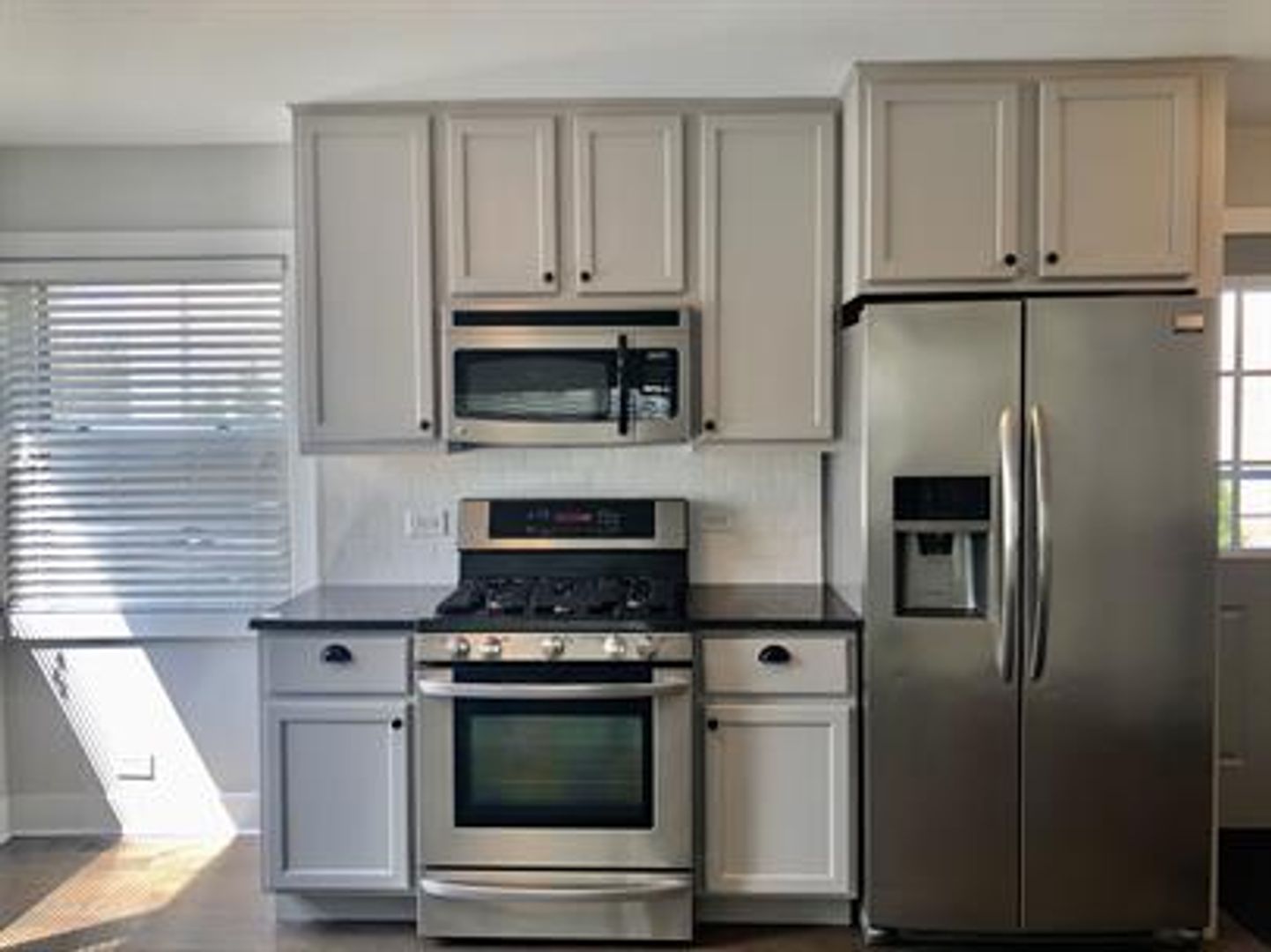 Western Springs Apartment: 4240-44 Gilbert Avenue