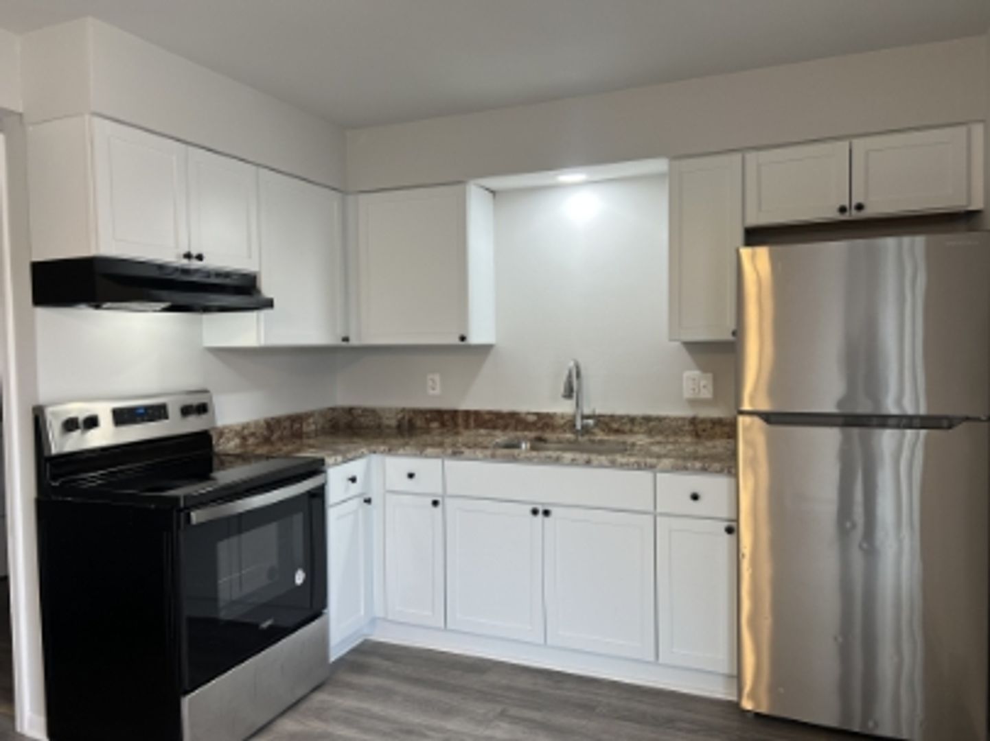 Aurora Apartment: 1664 Molitor Road