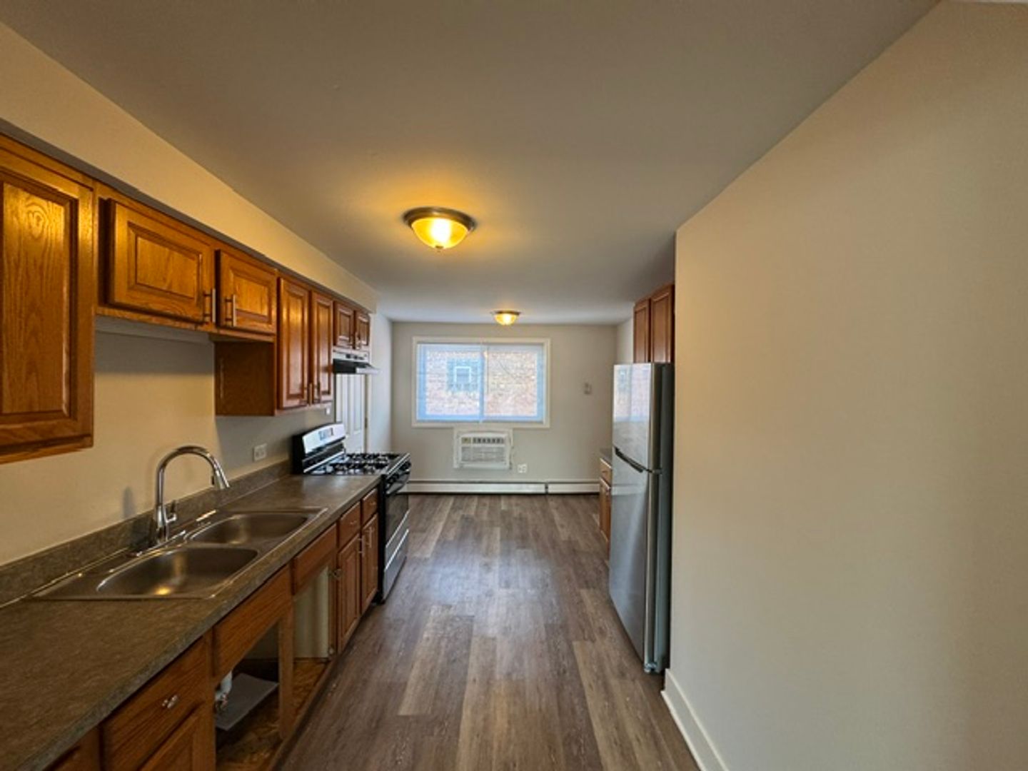 Burnham Apartment: 14501 Torrence Avenue