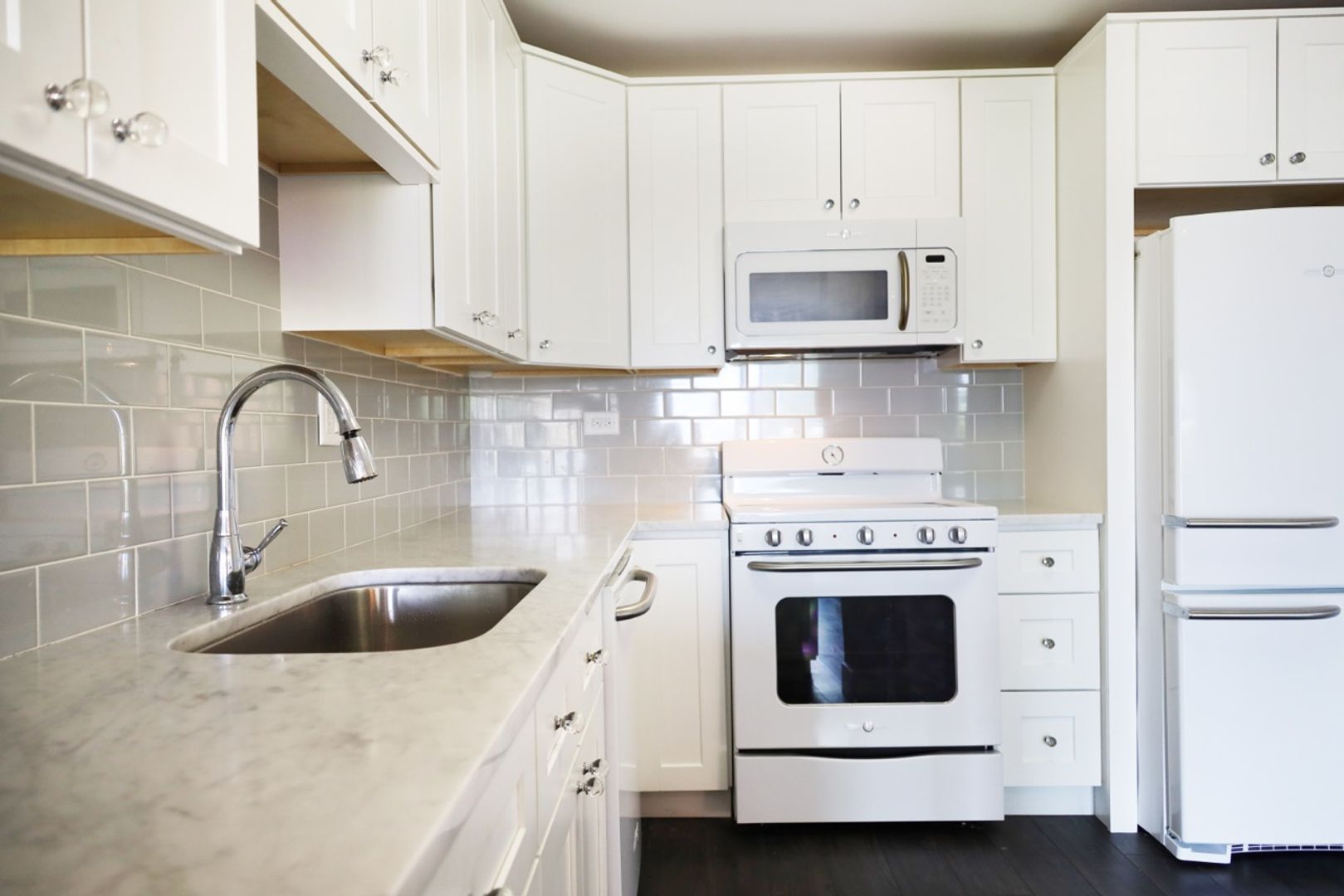 River Forest Condo: 434 Clinton Place