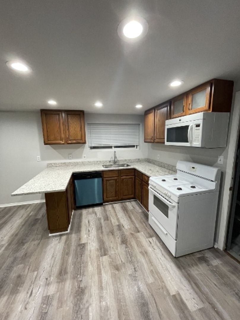 North Riverside Apartment: 7812 West 26th Street