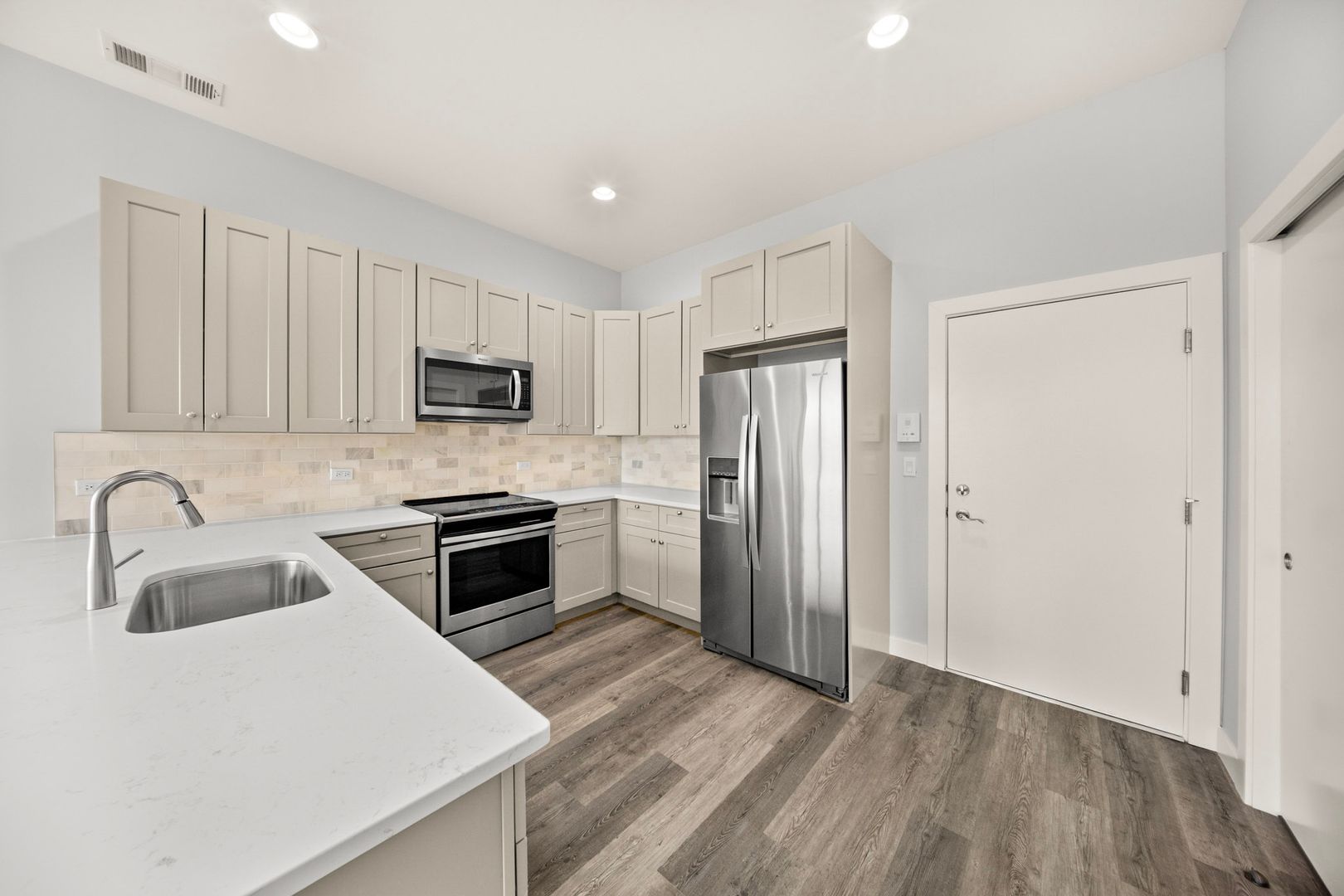 Brookfield Apartment: 8917 Grant Aveune