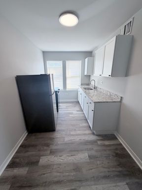 Charming Vintage Apartment Available Now