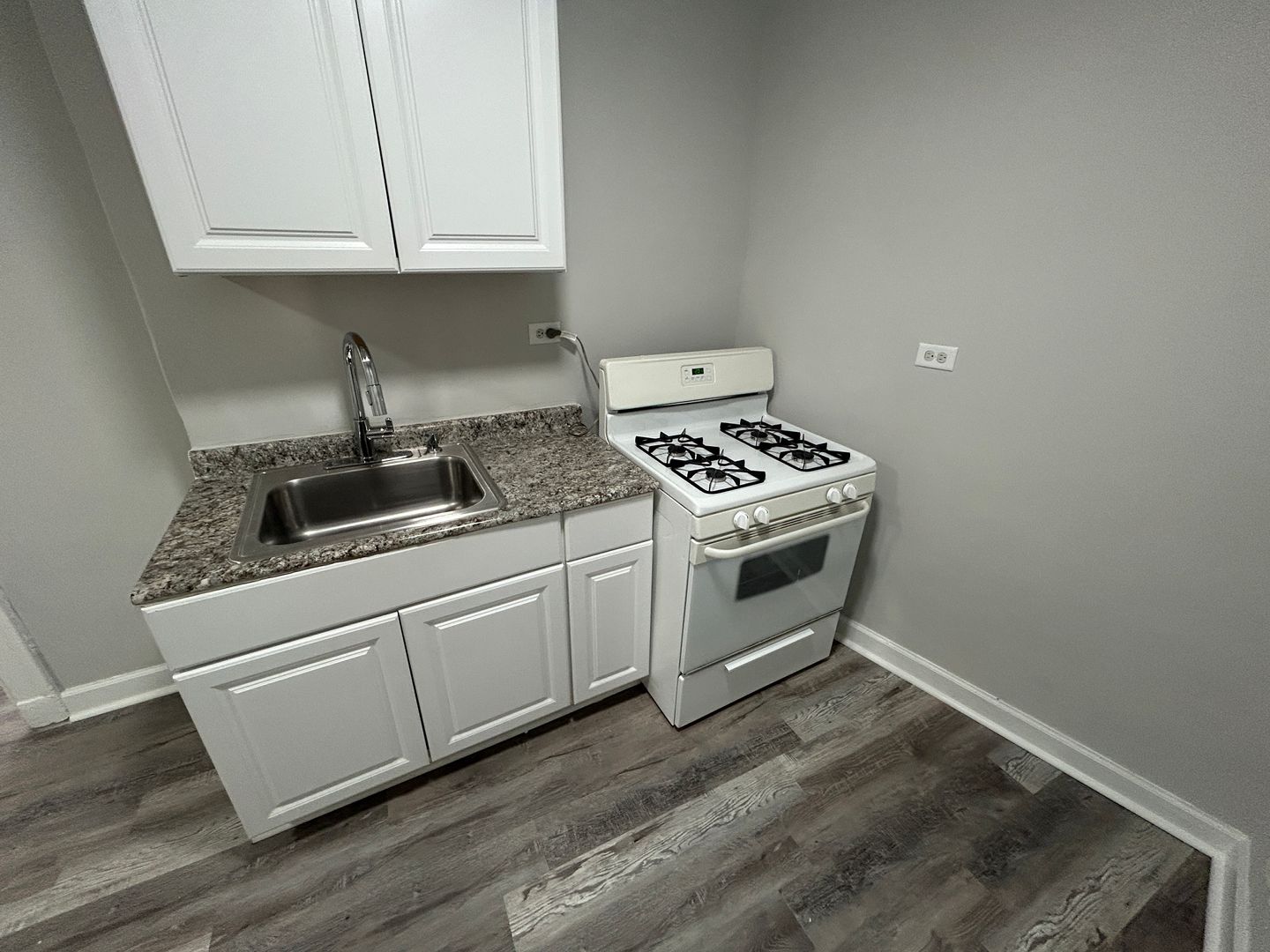 Berwyn Apartment: 3302 Kenilworth Ave