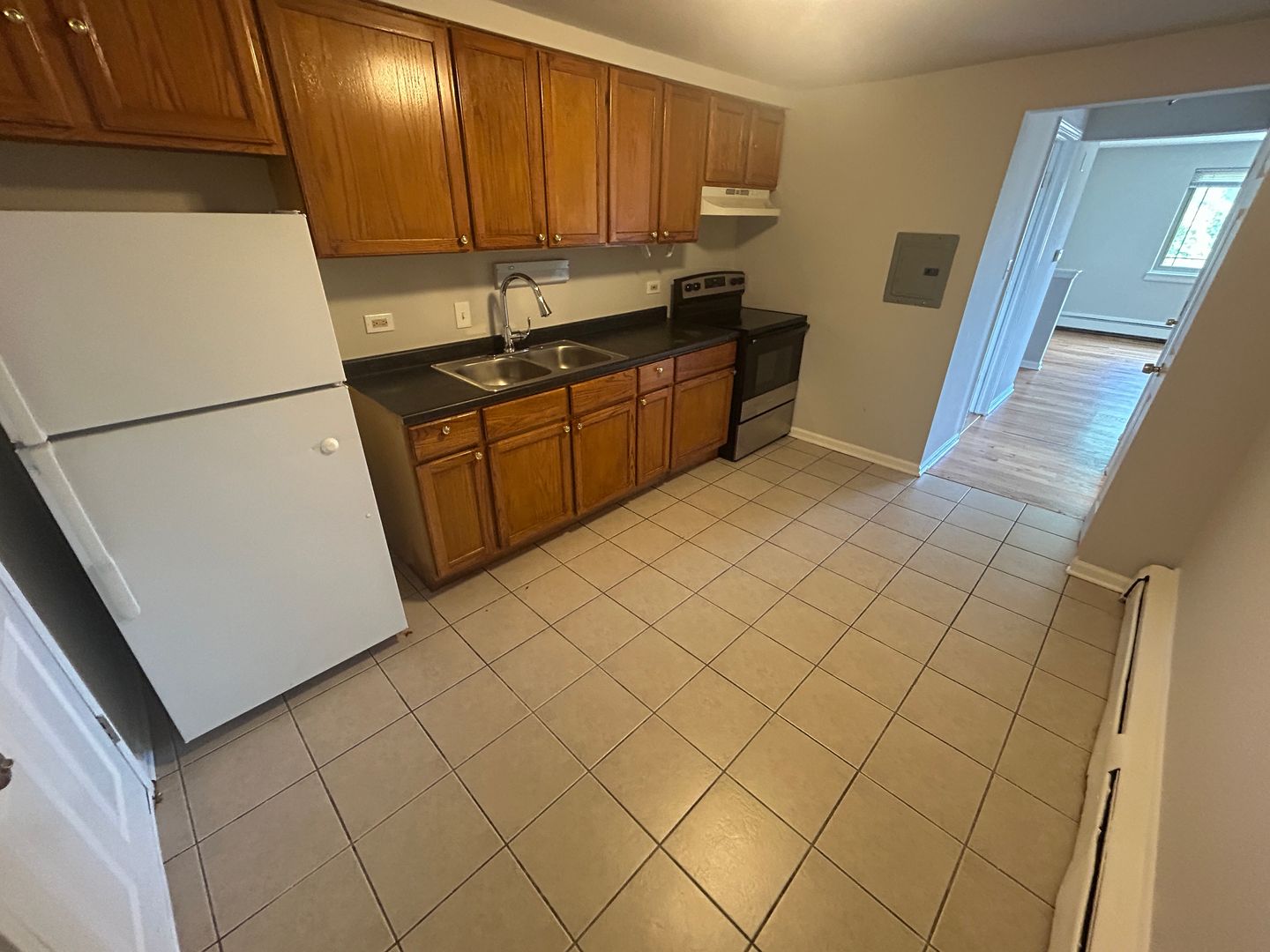 Broadview Apartment: 2116 13th Avenue