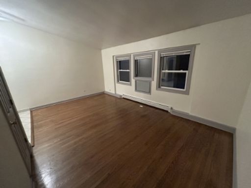 1 Bedroom in Melrose Park