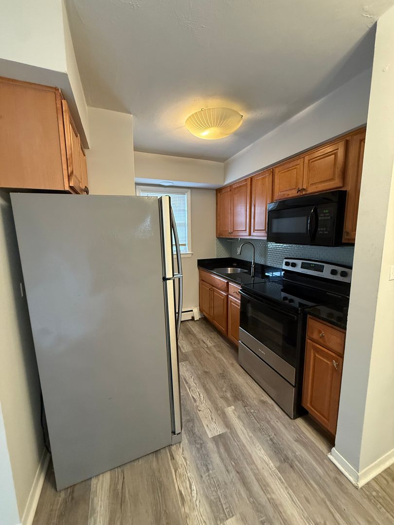 Cicero Apartment: 6046 West Pershing Road
