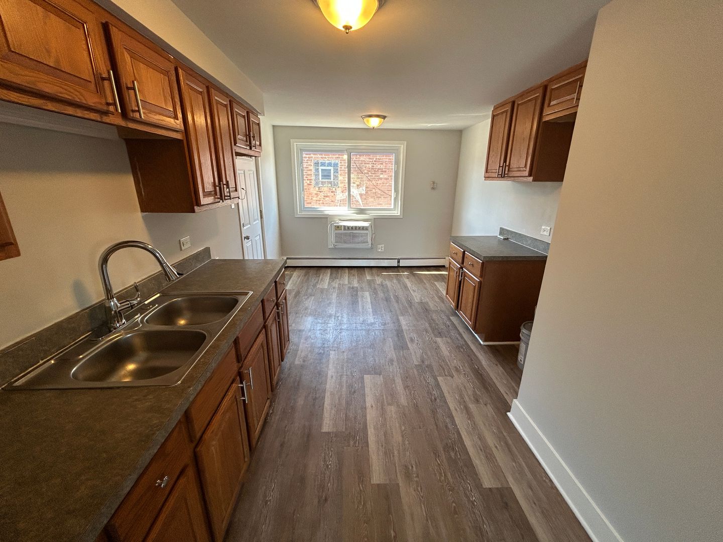 Burnham Apartment: 14501 Torrence Avenue