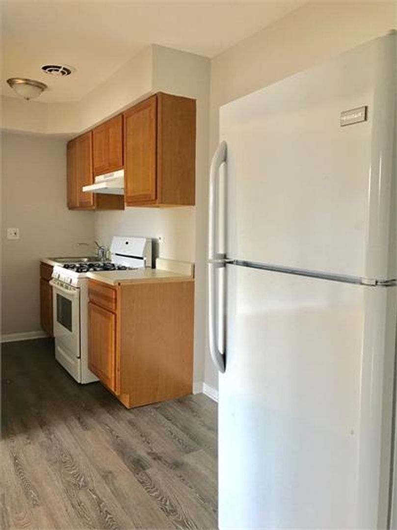 Melrose Park Apartment: 1500-04 North 22nd Avenue