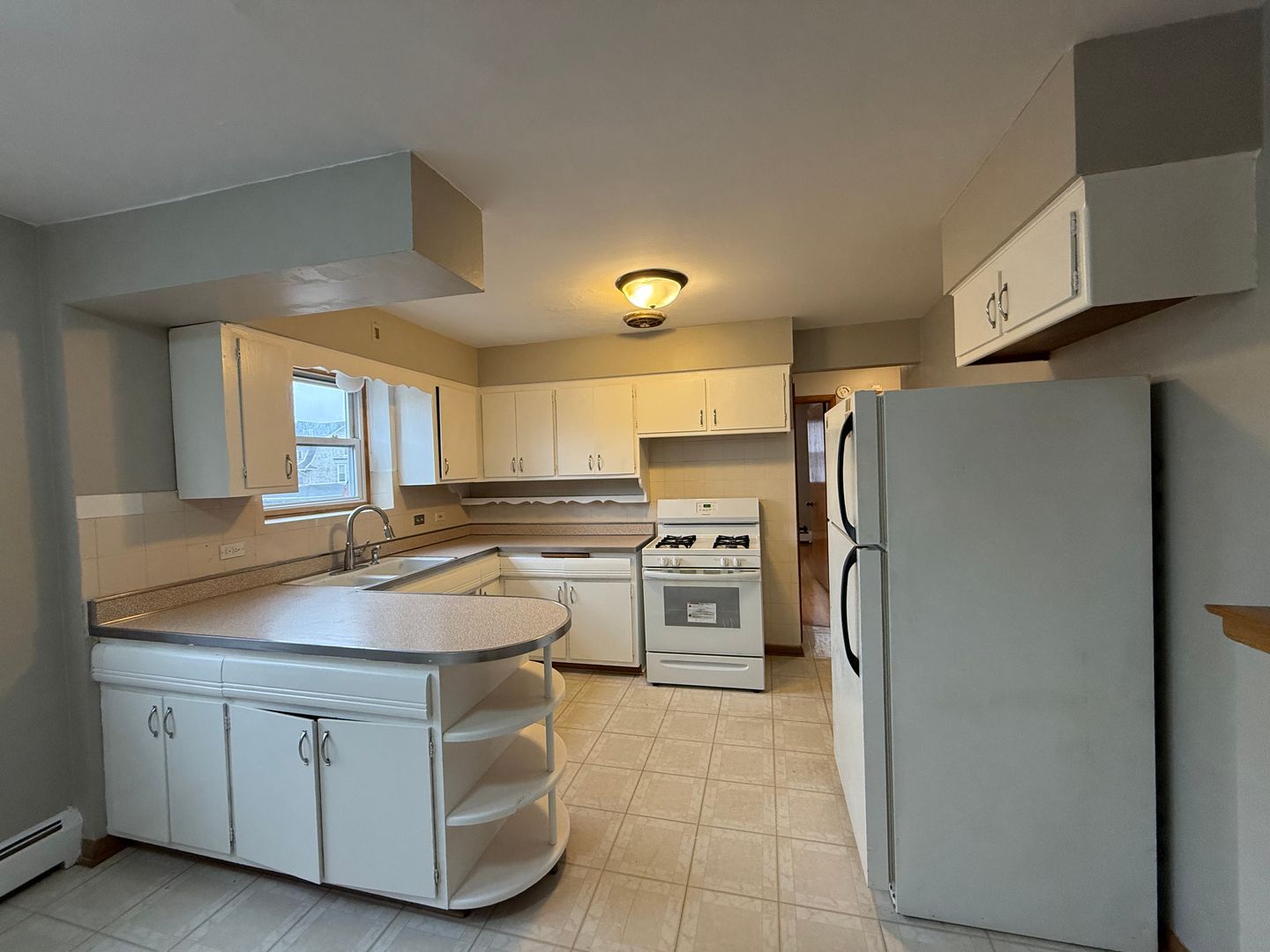 Berwyn Apartment: 3522 South Oak Park Avenue