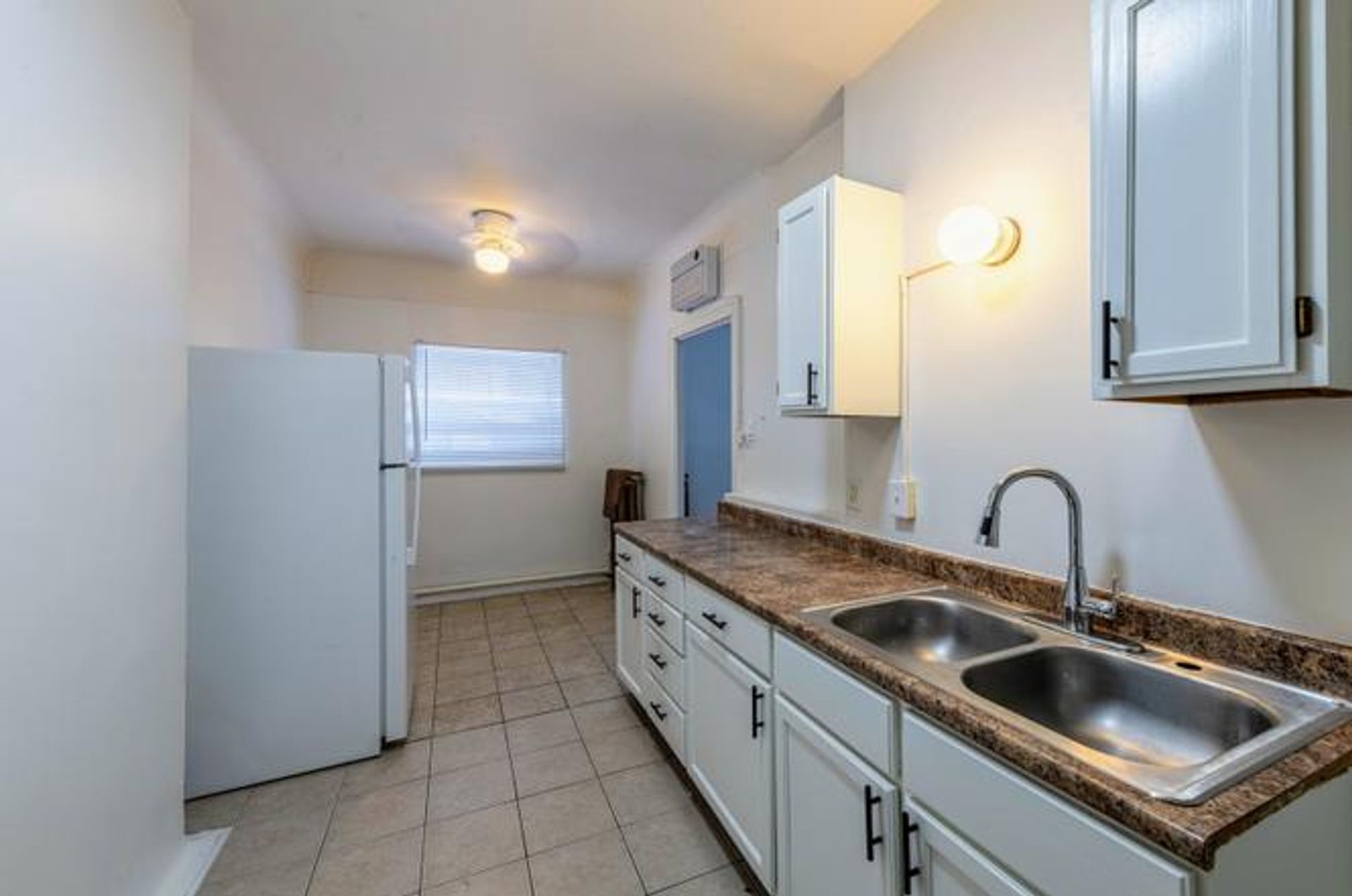 Berwyn Apartment: 3302 Kenilworth Ave