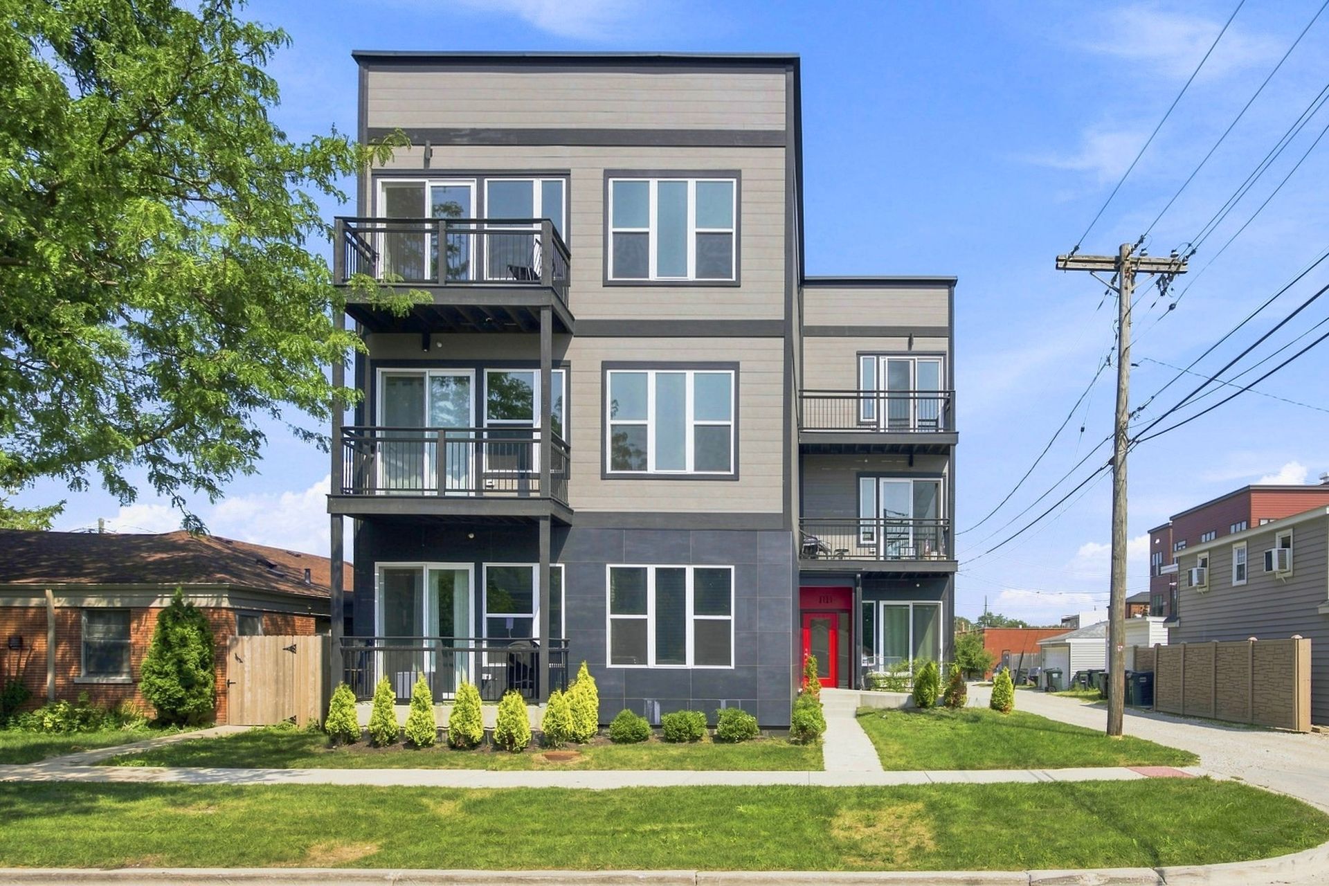 Brookfield Apartment: 3727 Sunnyside Avenue
