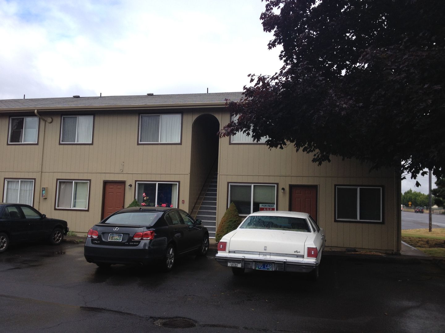 Springfield Apartment: 4625 Main St
