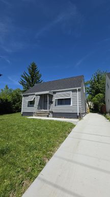 4437 E 154th St – photo 1