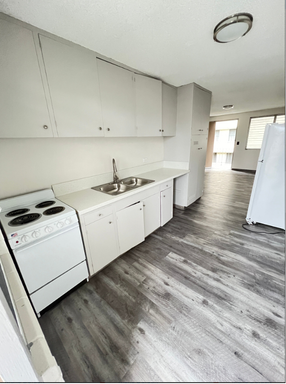 2 bedroom, 1 bath unit in the prime location for $ 1,750 per month. – photo 1