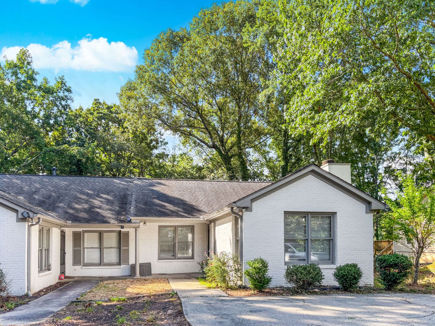 Smyrna House: 1840 Cooper Lake Drive SE