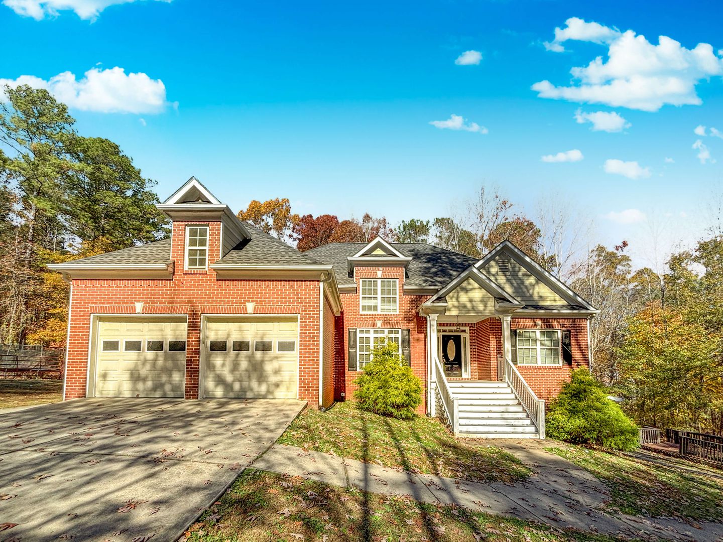 Acworth House: 239 Gallery Ct