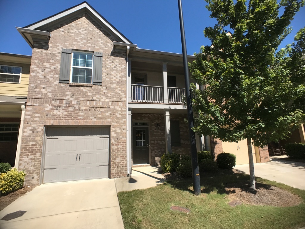 Acworth House: 206 Madison Ave