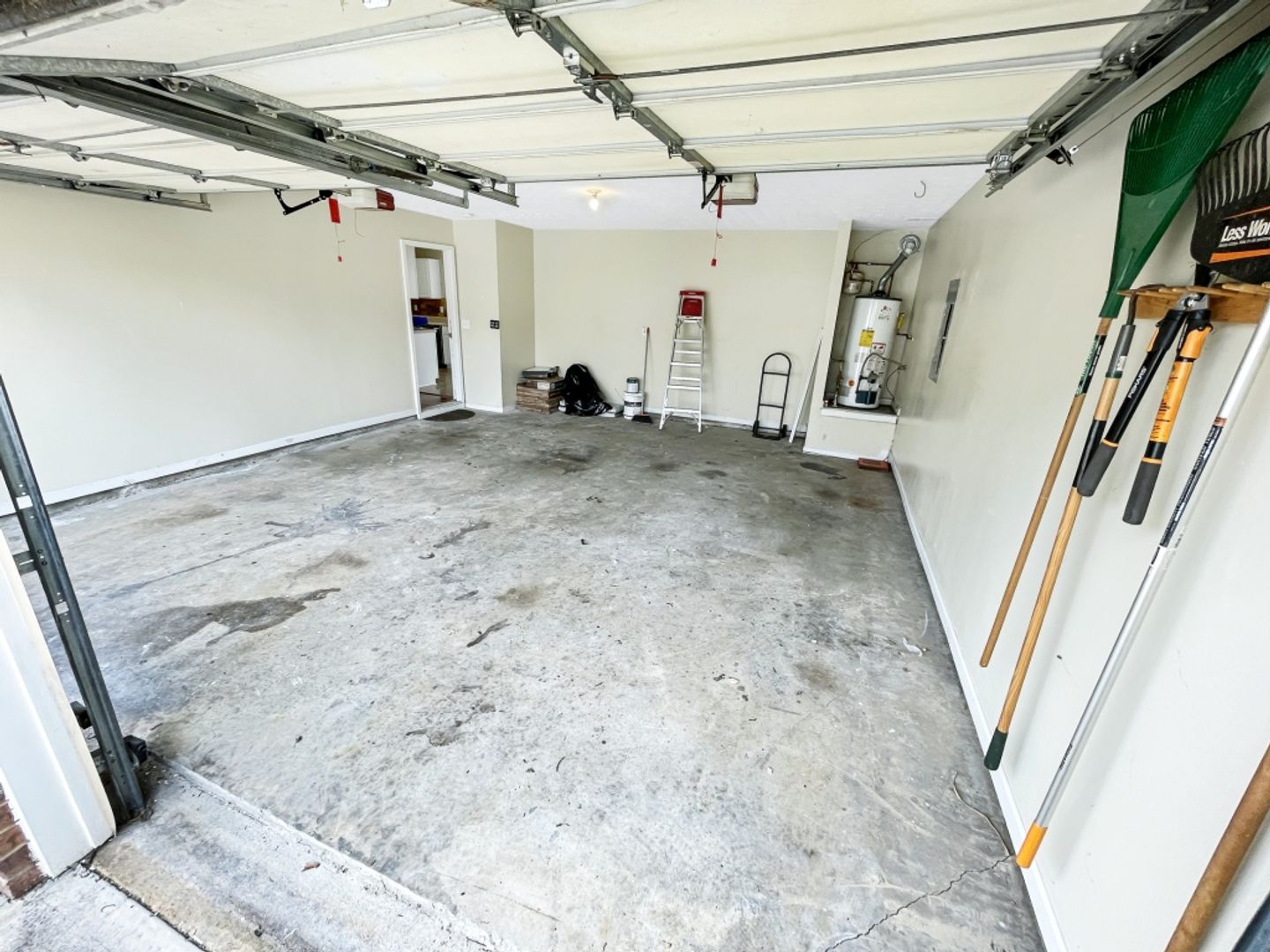 Kennesaw House: 3795 Harris Blvd NW