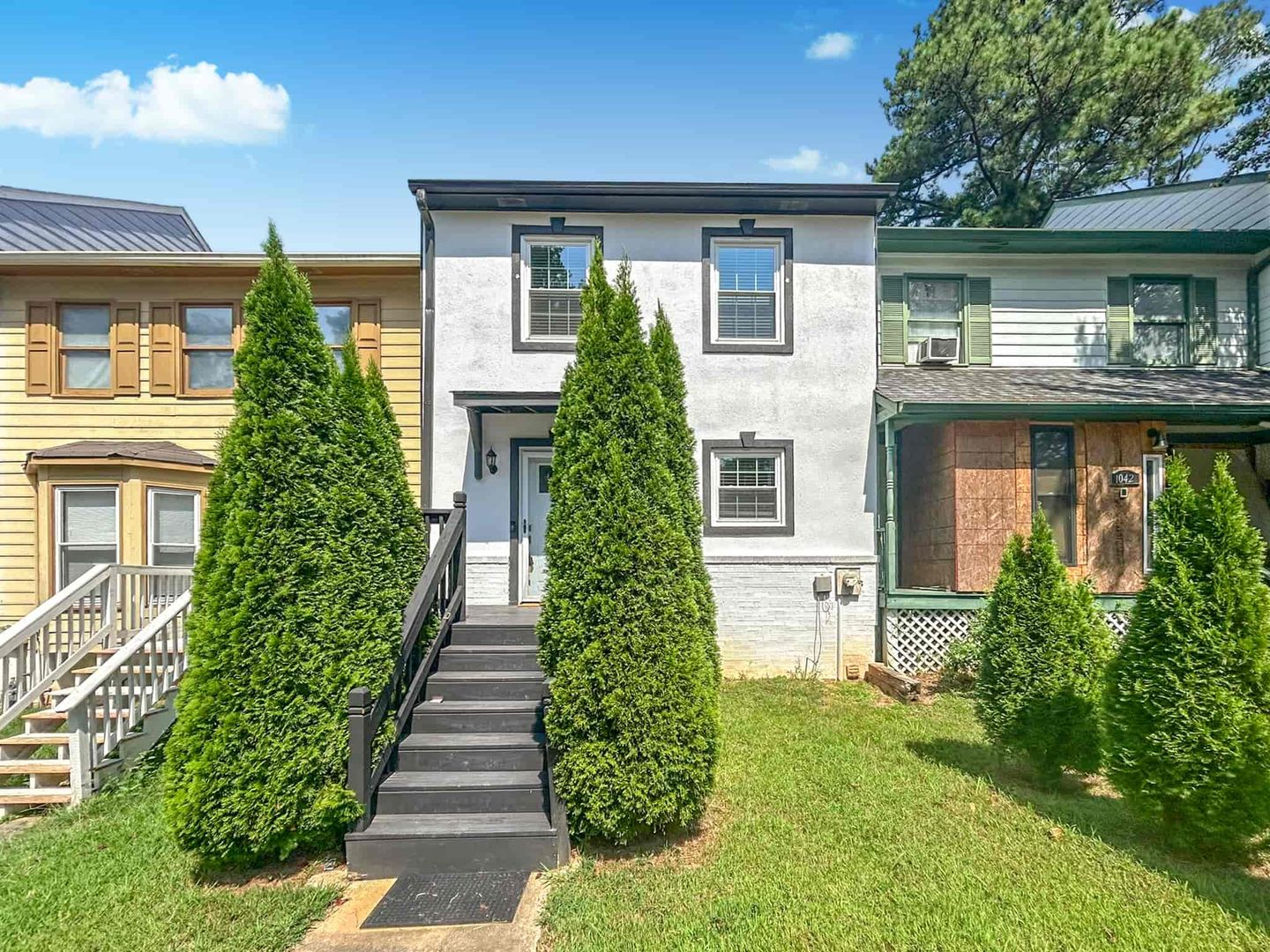 Smyrna House: 1044 Oaks Pkwy Se