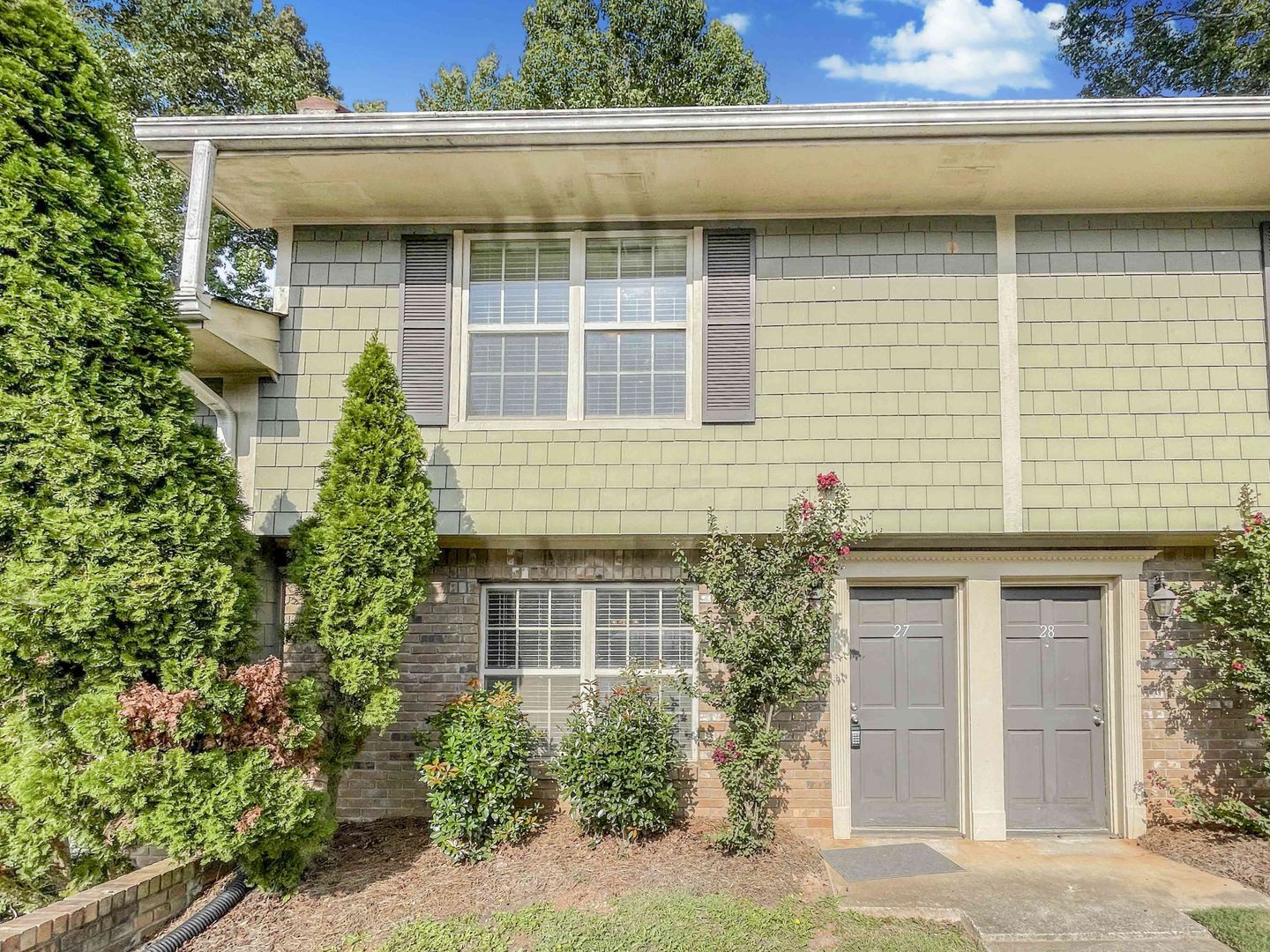 Smyrna Townhome: 27 Villa Ct SE