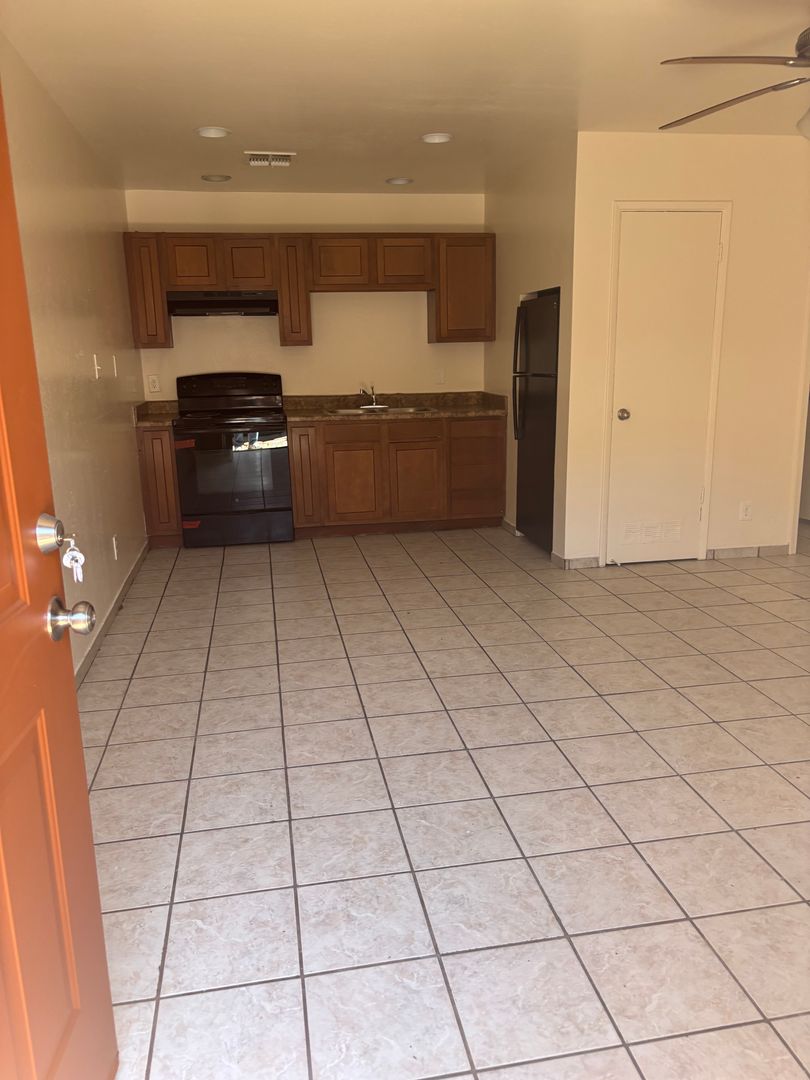 Phoenix Apartment: 1518 E. Filmore St