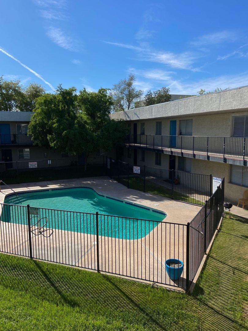 Mesa Apartment: 33 S. Ashland