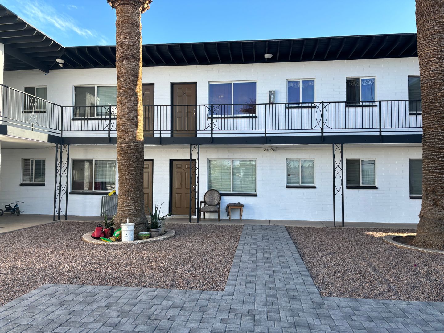 Phoenix Apartment: 1525 W. Indian School Rd