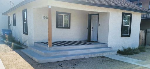 NOW LEASING – Updated 2 Bedroom / 1 Bathroom Apartment in Downtown Phoenix! – photo 1
