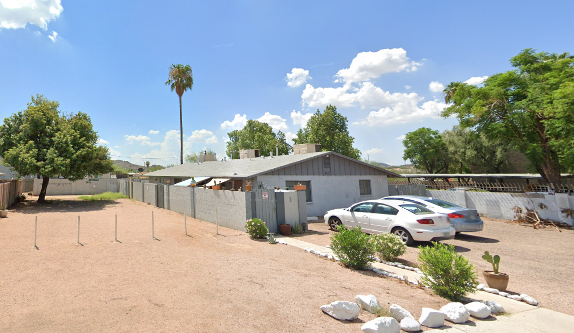 Phoenix Apartment: 2601 E. Monte Cristo Ave