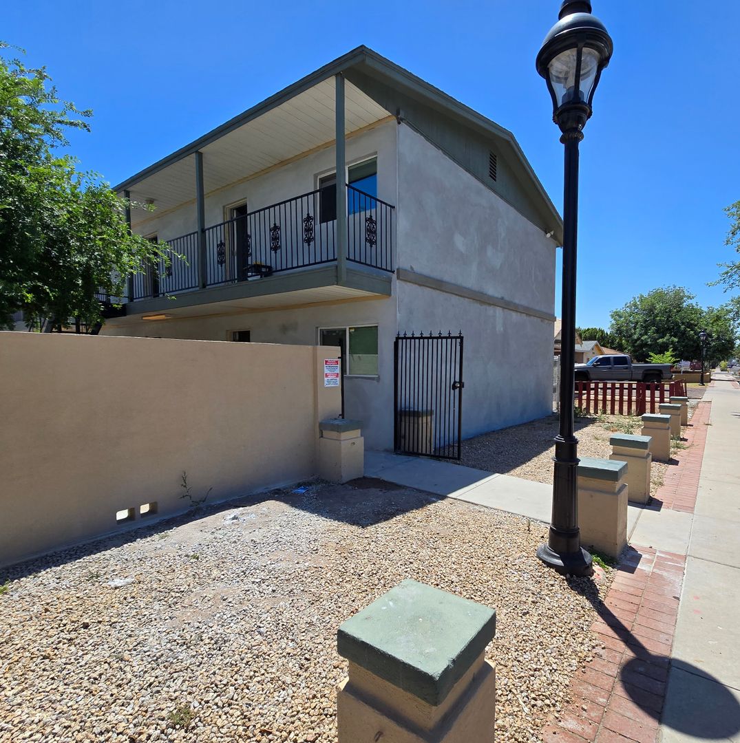 Glendale Apartment: 5623 W. Myrtle Ave