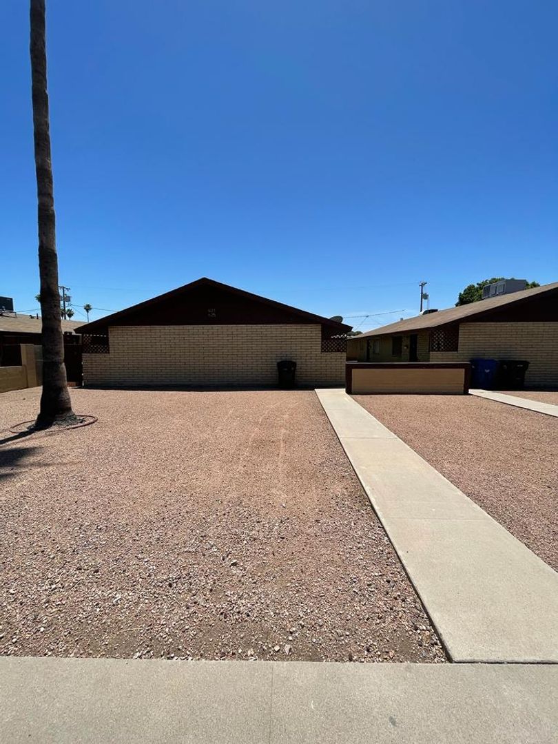 Mesa Apartment: 617-633 W. 5th Ave