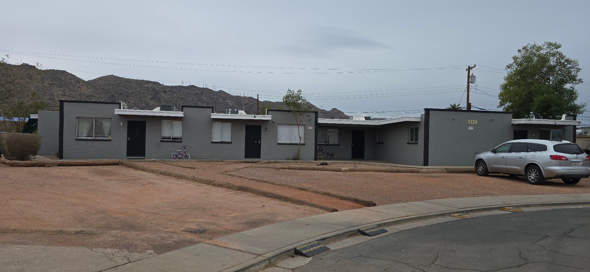 Phoenix Apartment: 827 E. Hazel Dr