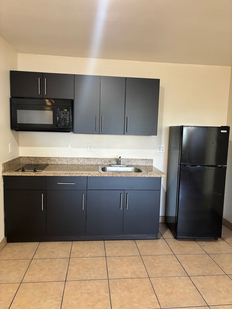 Mesa Apartment: 560 S. Country Club Dr