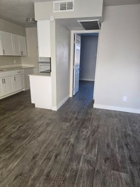 Move in today! 1st month free O.A.C. – photo 1