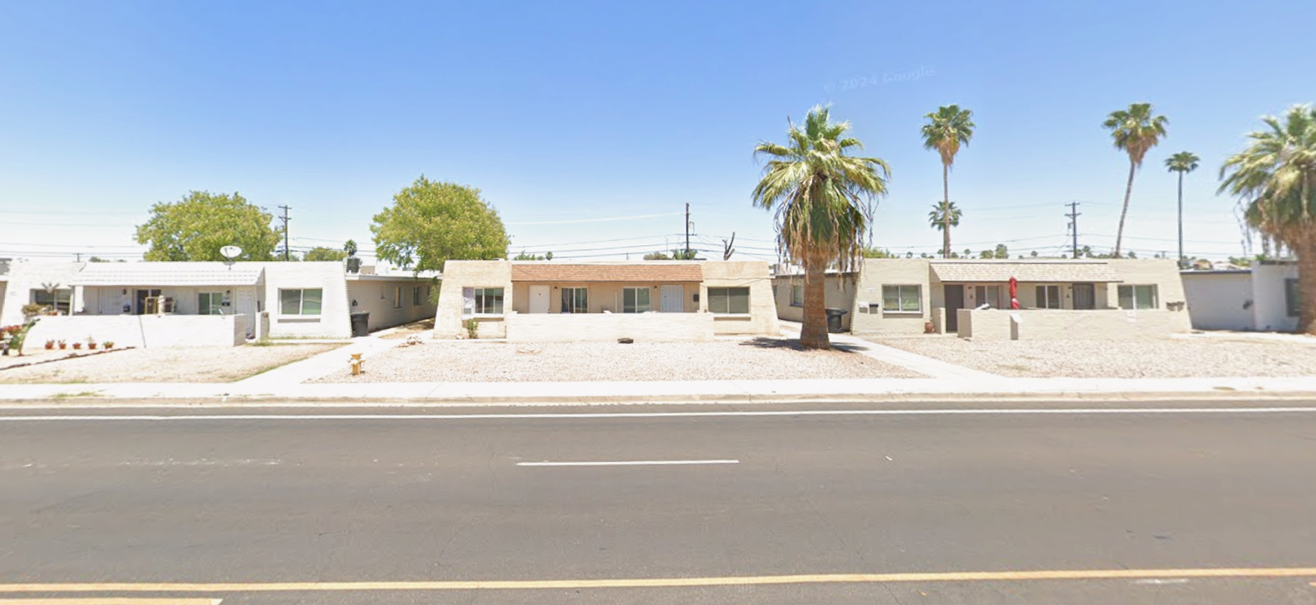 Mesa Apartment: 2302 & 2304 E. Broadway Rd