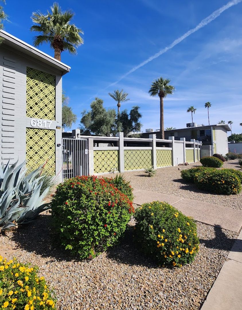 Phoenix Apartment: 6817 N. 17th Ave