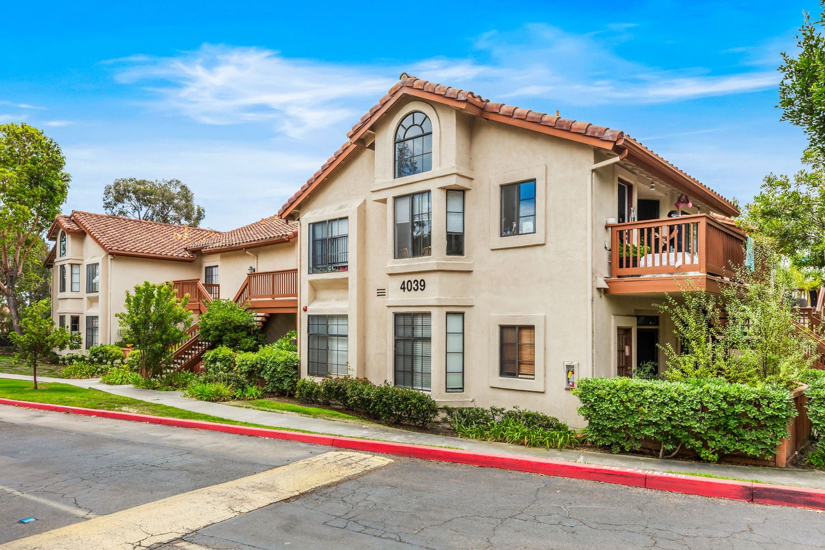 San Diego House: 4039 Carmel View Rd #104