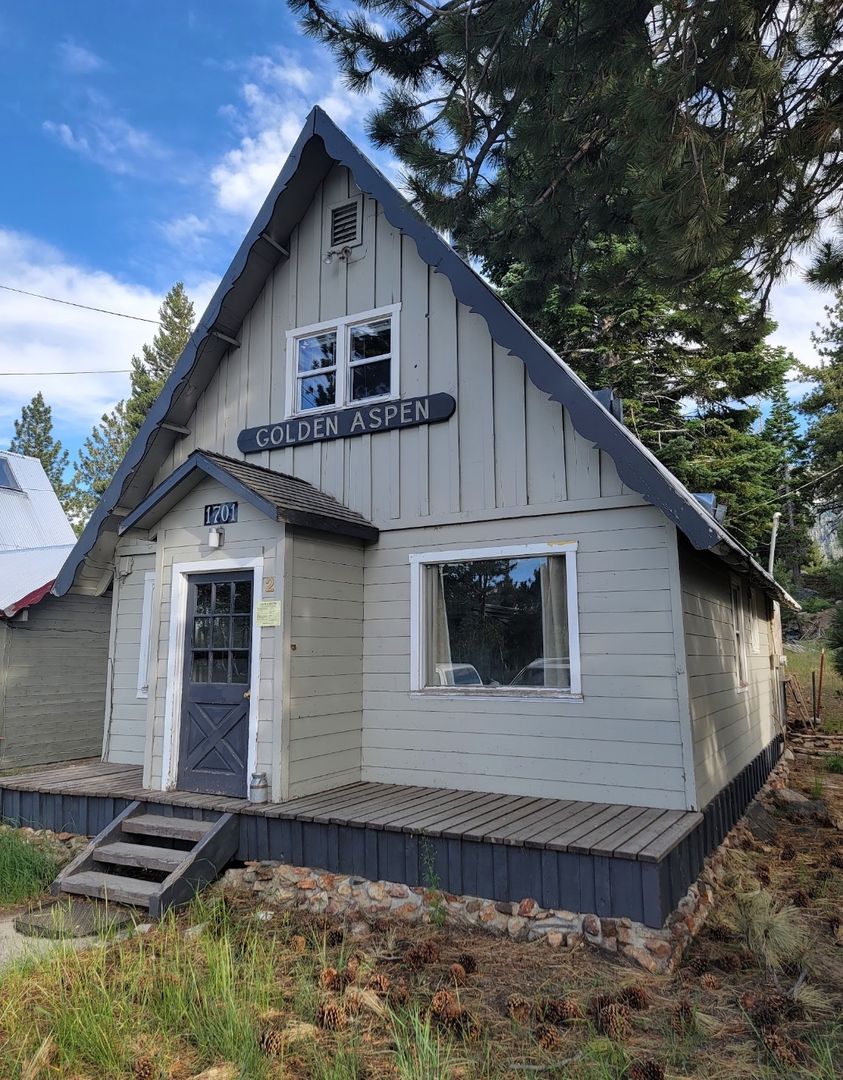 Mammoth Lakes Apartment: 1701 Old Mammoth Rd