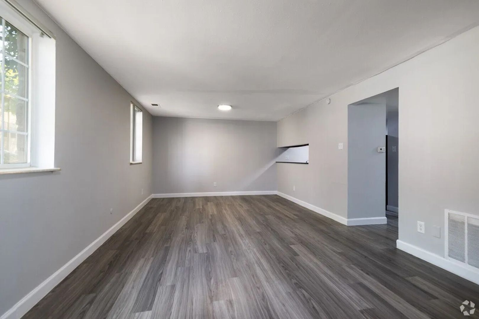 St. Louis Apartment: 2729 Park Avenue #C