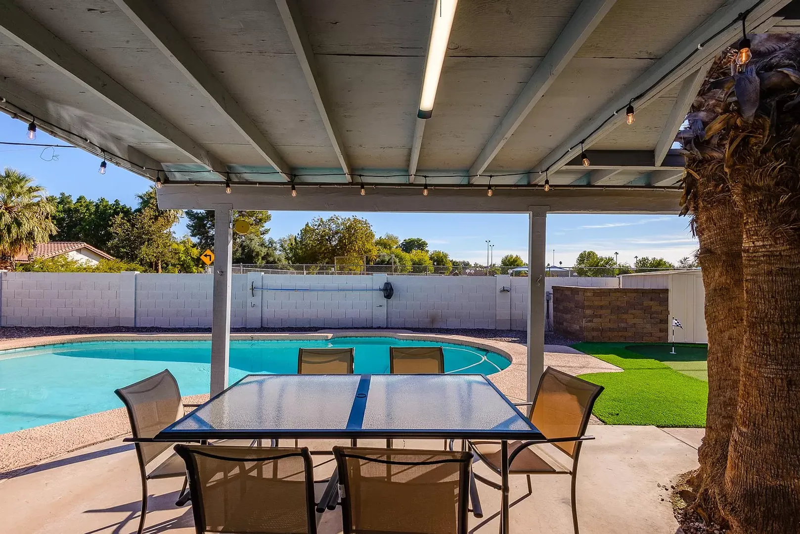 Tempe House: 635 E Manhatton Dr