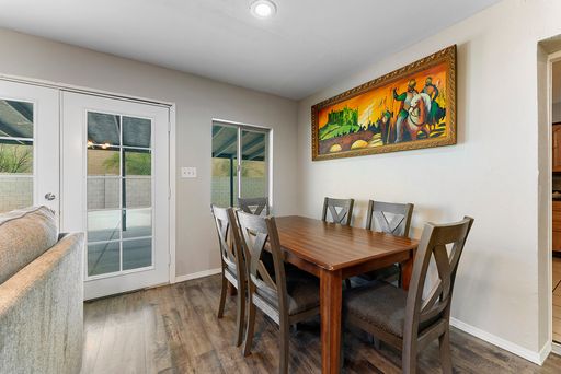 ROOM FOR RENT IN LARGE HOME