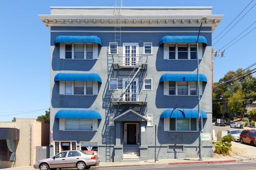 Vintage-Style Apartment Near Downtown Vallejo and the Ferry Building!