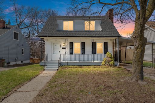 917 N Perry - Beautifully Renovated Pontiac 3Bed/1Bath – photo 1