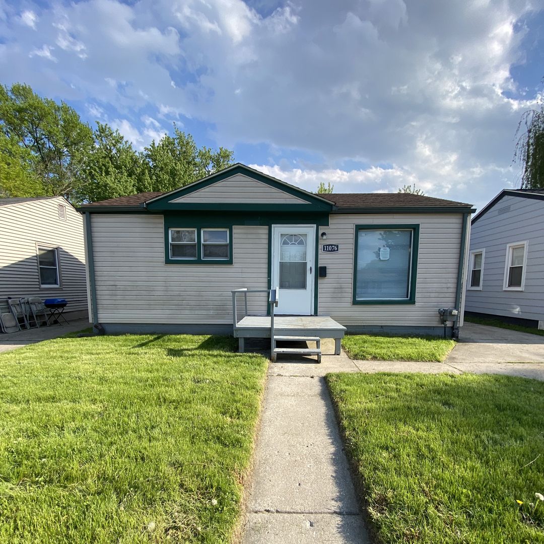 Warren House: 11076 Hudson Ave.