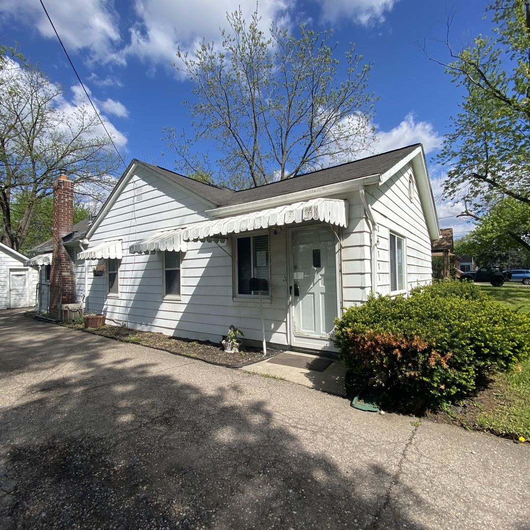Warren House: 25771 Peter Kaltz Rd