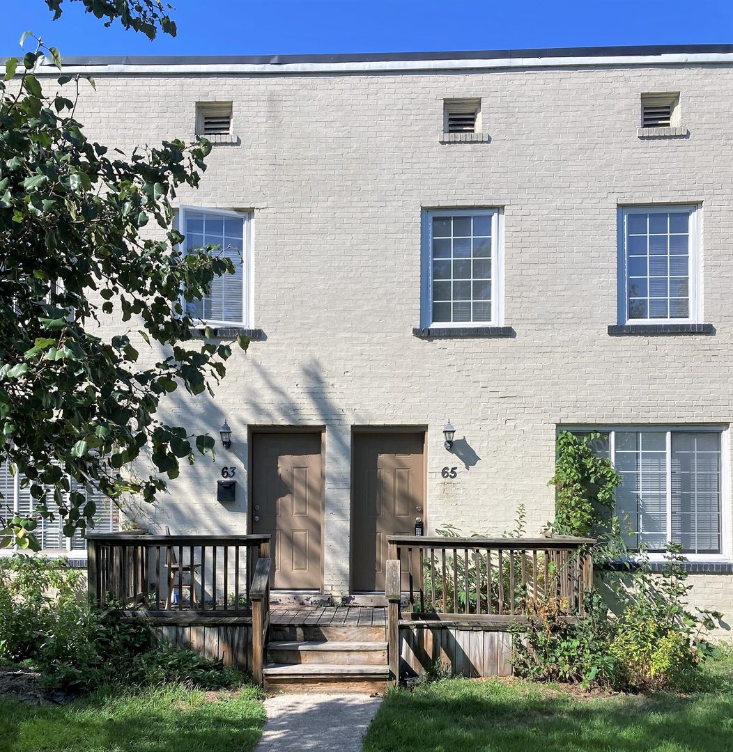 Pontiac Apartment: 59-69 Whitfield St