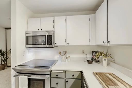Listing photo thumbnail