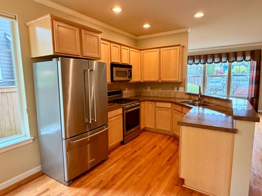 Listing photo thumbnail