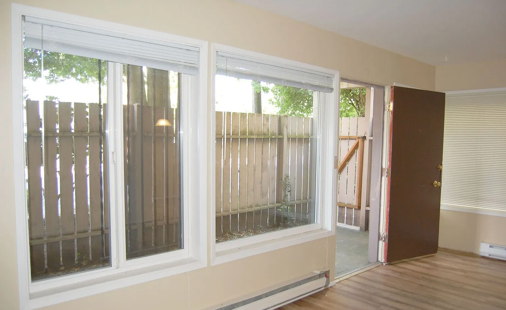 Seattle Apartment: 424 Summit Ave E